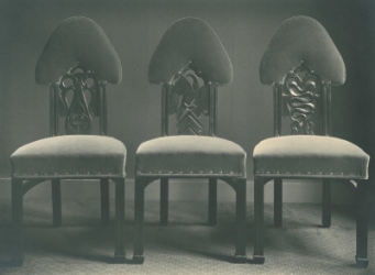 Drie stoelen